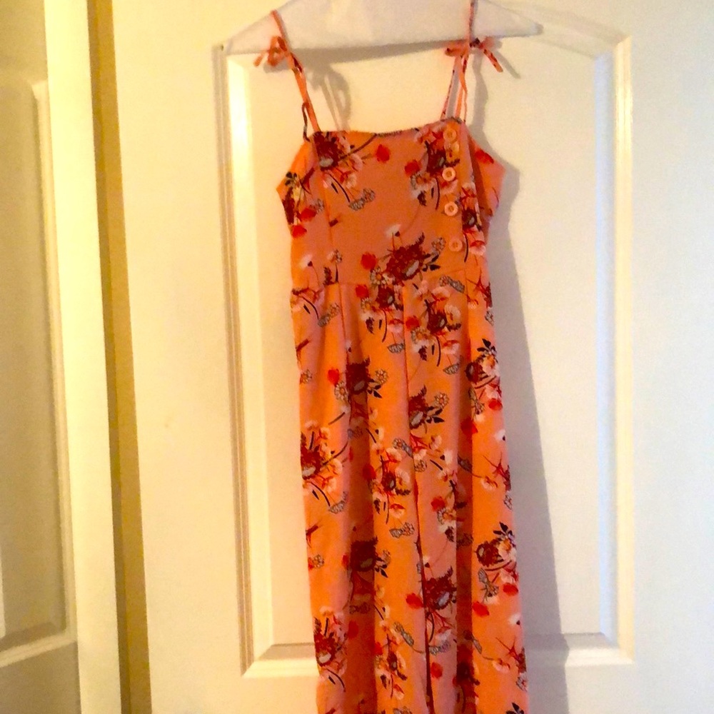 Pretty peach and flower sleeveless jumper